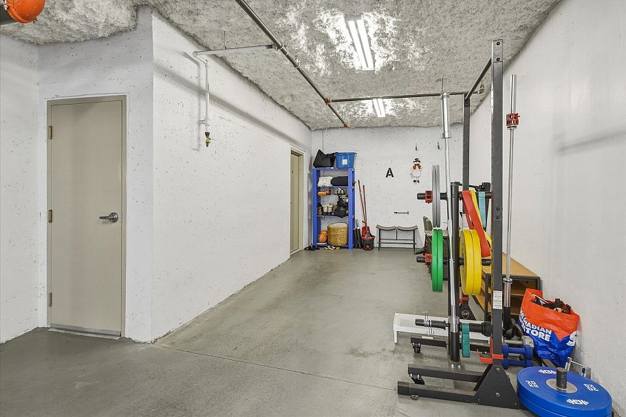 1181 E 19th Avenue Vancouver, BC - 32