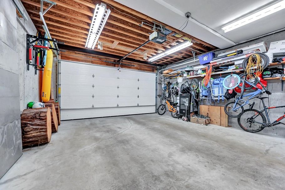 425 Tempe Crescent North Vancouver, BC - 13