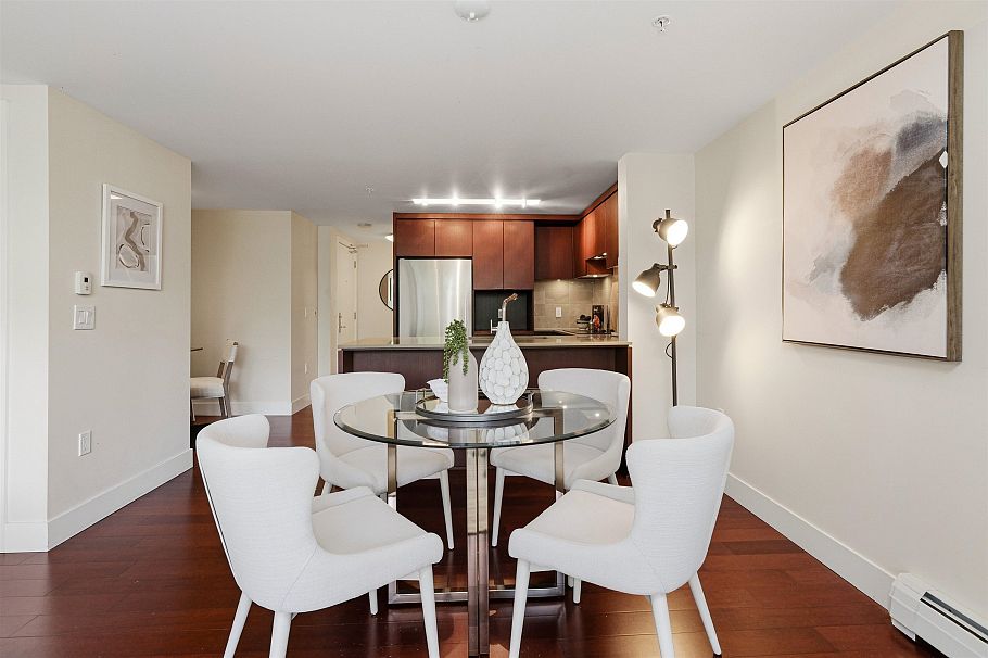 205 158 W 13th Street North Vancouver, BC - 15
