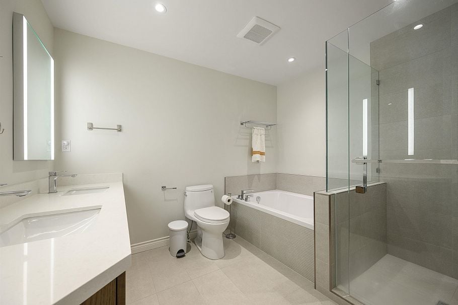 29 4055 Indian River Drive North Vancouver, BC - 20
