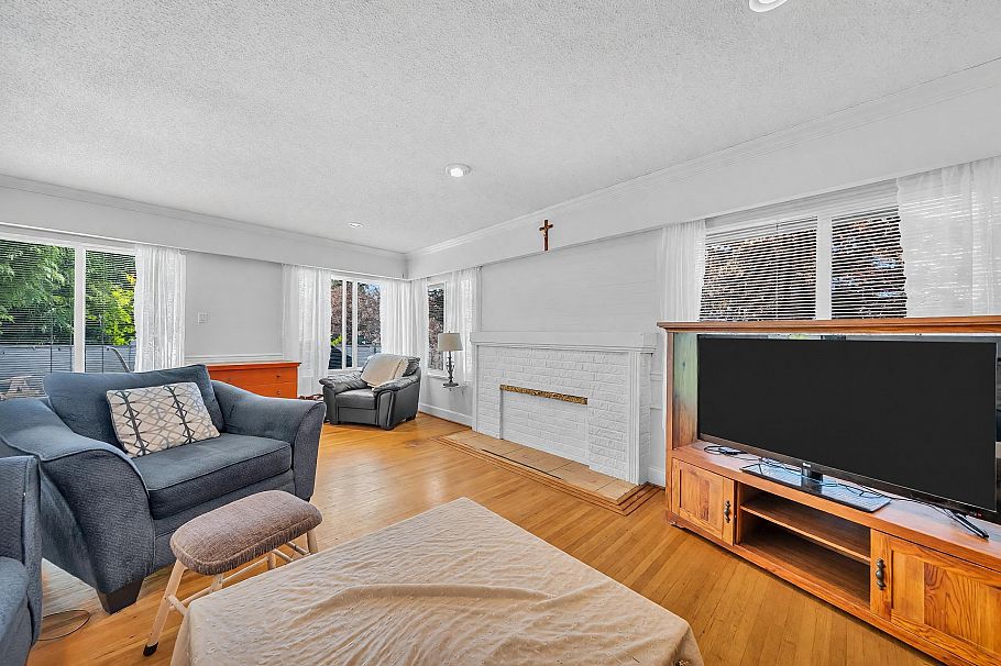 468 Saville Crescent North Vancouver, BC - 24