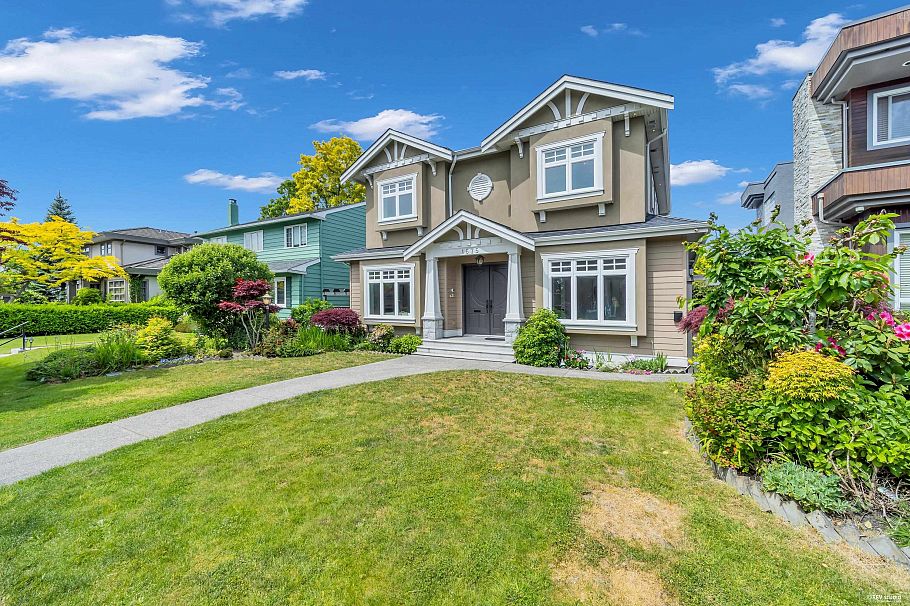 1675 W 59th Avenue Vancouver, BC - 2