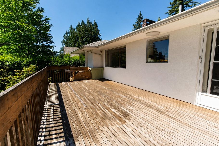 869 Clements Avenue North Vancouver, BC - 14