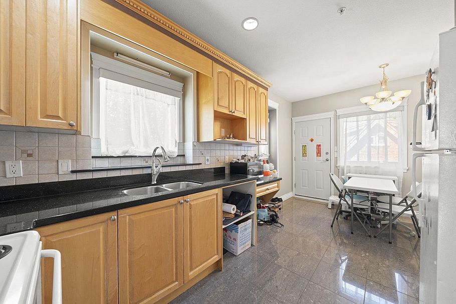 7789 Hudson Street Vancouver, BC - 8