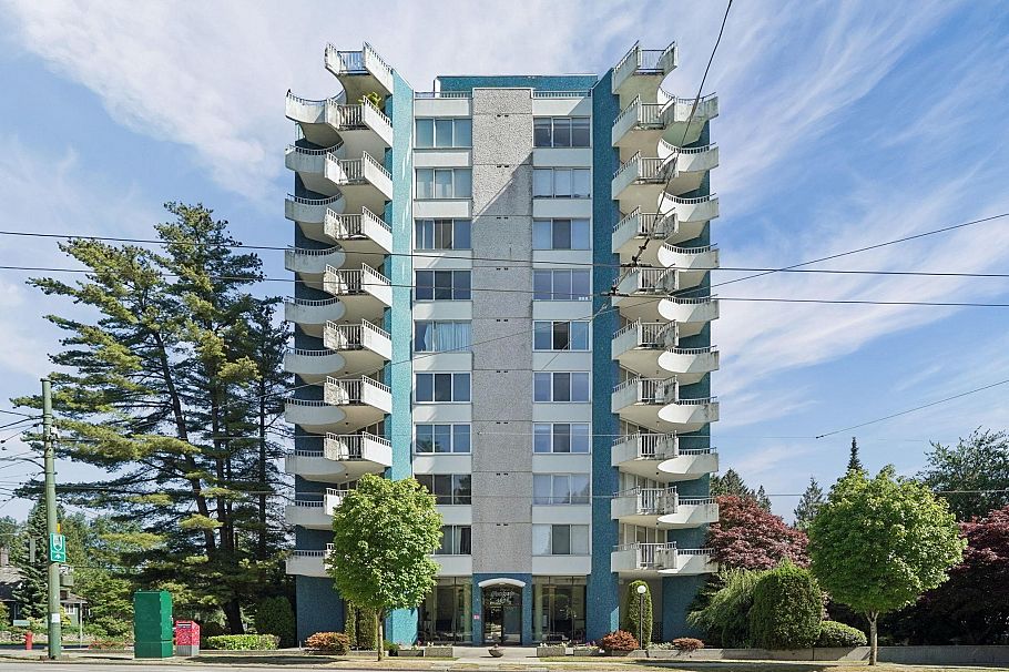 201 4691 W 10th Avenue Vancouver, BC - 1