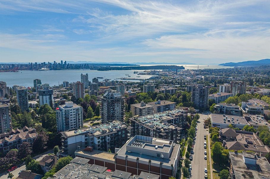 209 128 E 8th Street North Vancouver, BC - 35