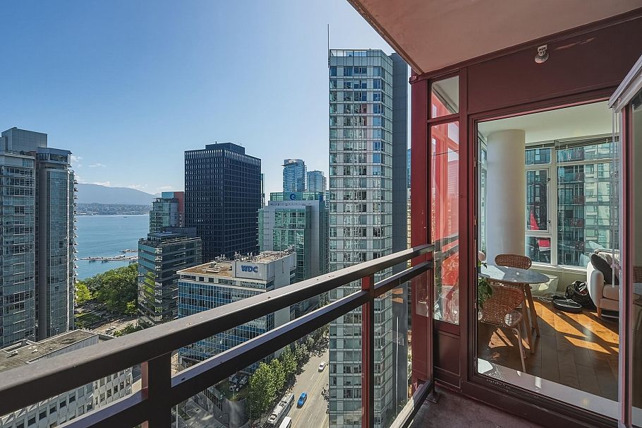 2106 1211 Melville Street Vancouver, BC - 21
