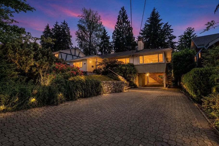 869 Clements Avenue North Vancouver, BC - 1
