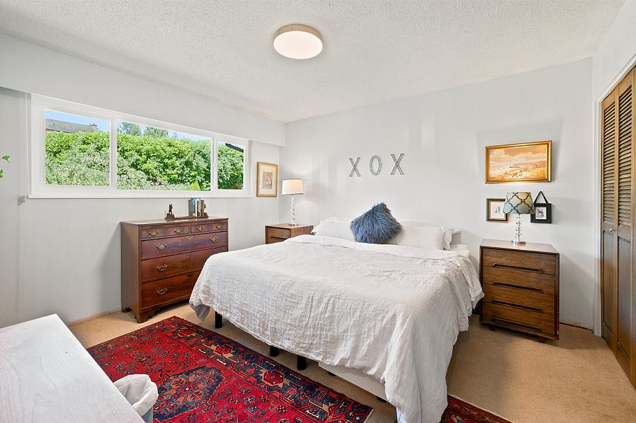 575 N Dollarton Highway North Vancouver, BC - 14