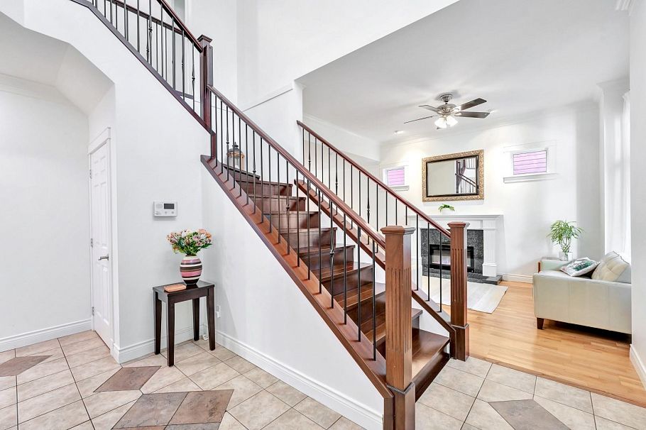 425 Tempe Crescent North Vancouver, BC - 17