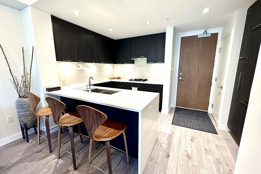 106 6633 Cambie Street Vancouver, BC - 2