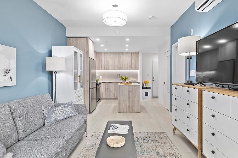 203 3596 Malsum Drive North Vancouver, BC - 11