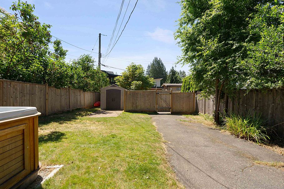 457 W 23rd Street North Vancouver, BC - 29