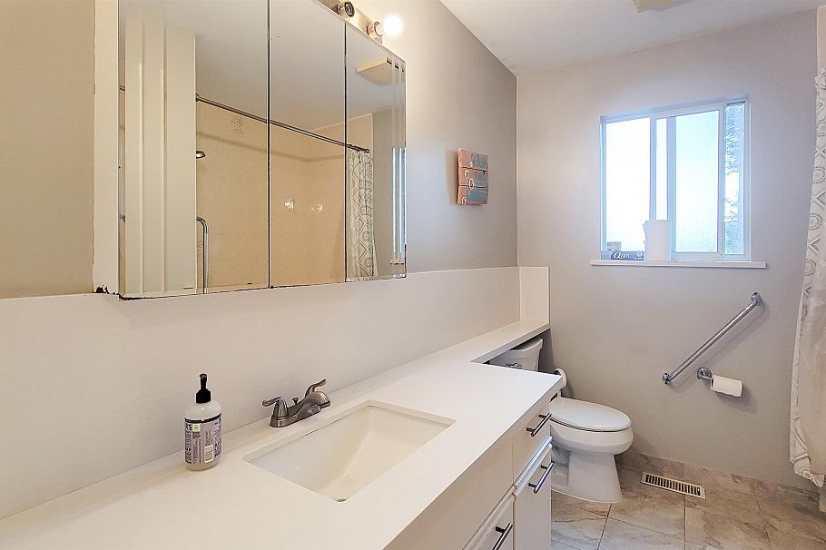 3595 Wellington Crescent North Vancouver, BC - 20