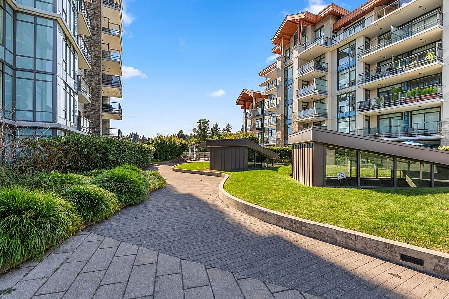404 1210 E 27th Street North Vancouver, BC - 34