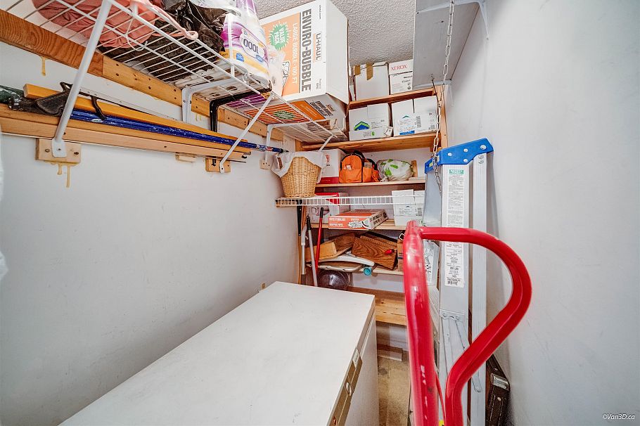207 2020 Fullerton Avenue North Vancouver, BC - 16