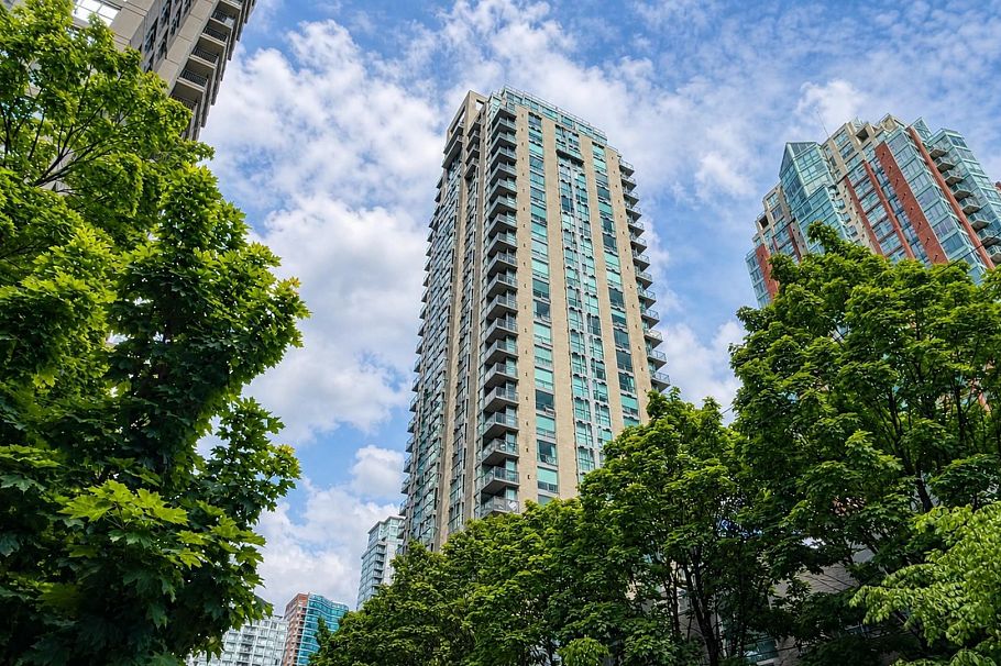 1702 928 Richards Street Vancouver, BC - 2