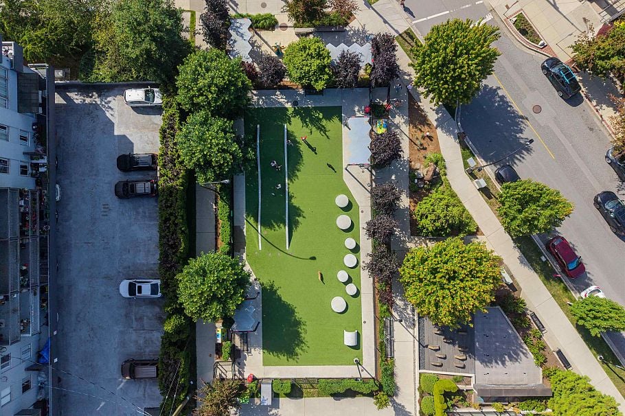 209 128 E 8th Street North Vancouver, BC - 33