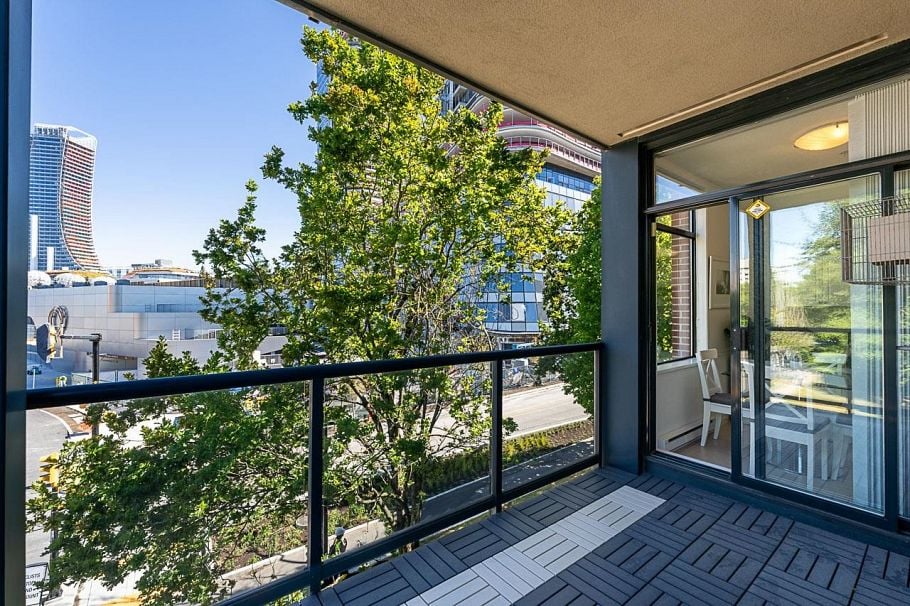 307 588 W 45th Avenue Vancouver, BC - 16