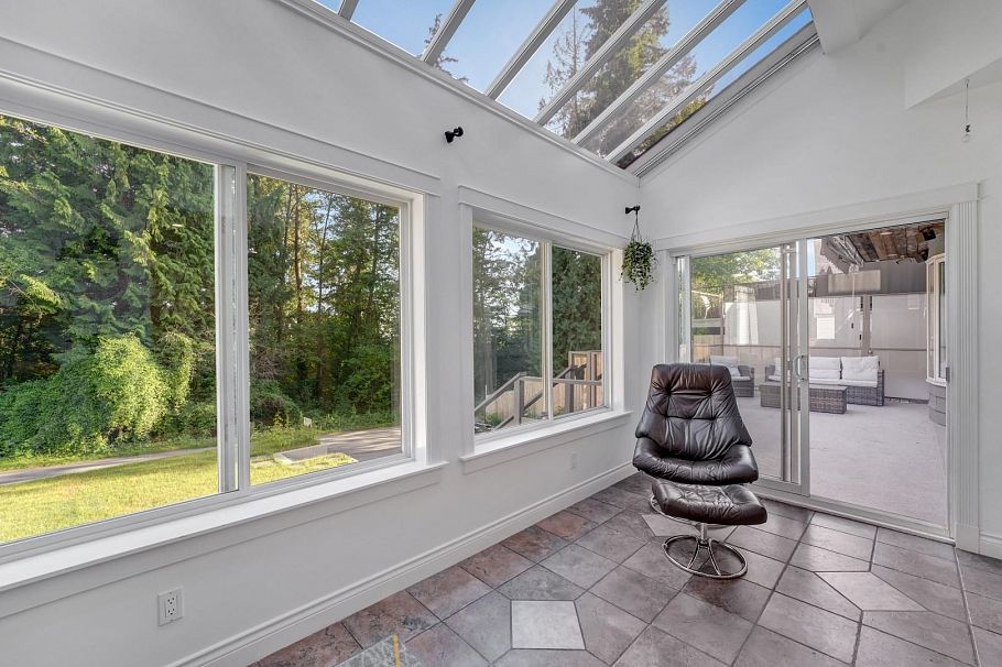 425 Tempe Crescent North Vancouver, BC - 15