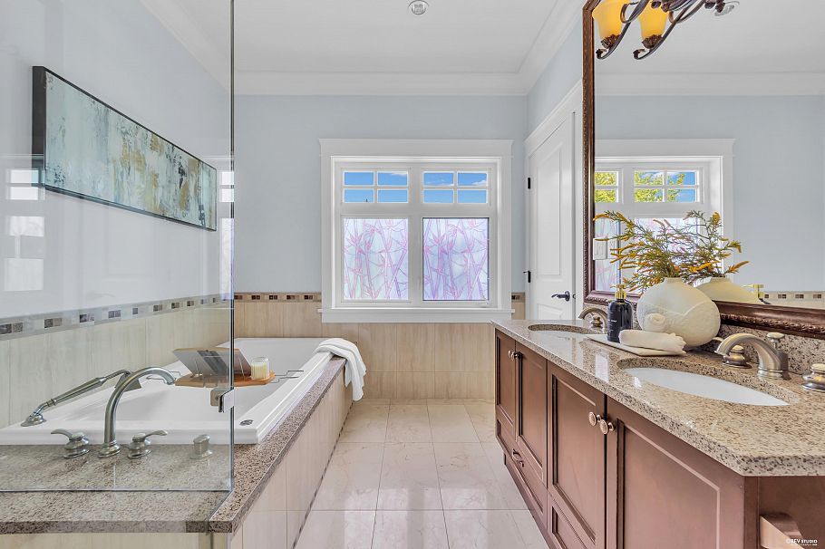 1675 W 59th Avenue Vancouver, BC - 23