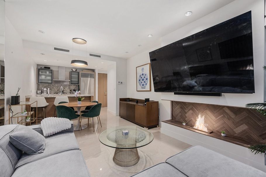 3403 1111 Alberni Street Vancouver, BC - 3