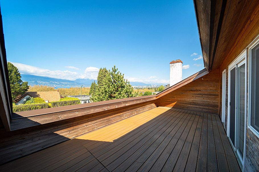 3974 W 10th Avenue Vancouver, BC - 14