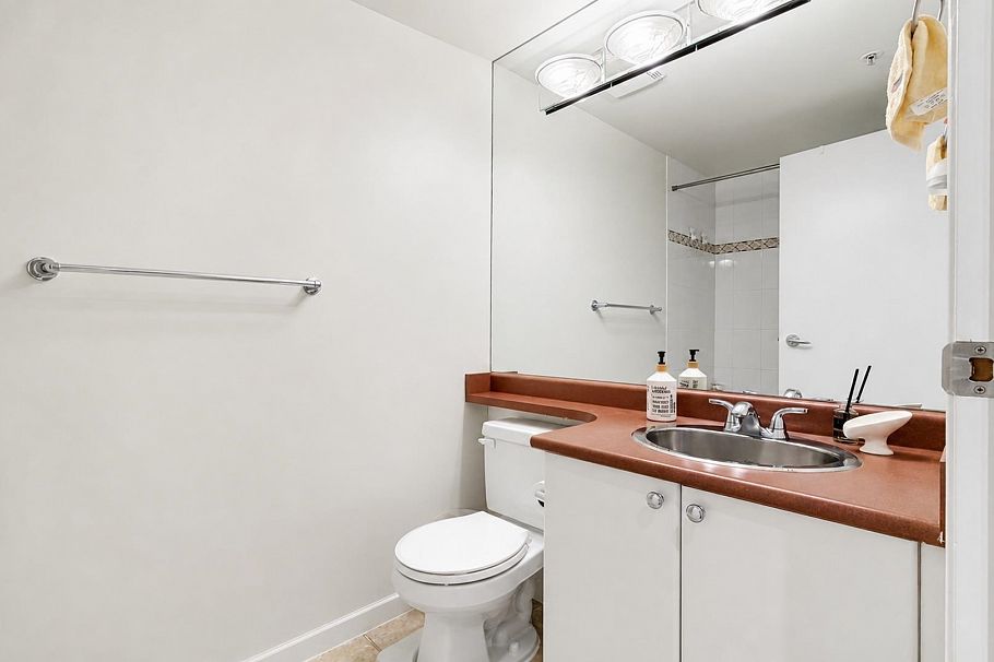 1702 928 Richards Street Vancouver, BC - 16