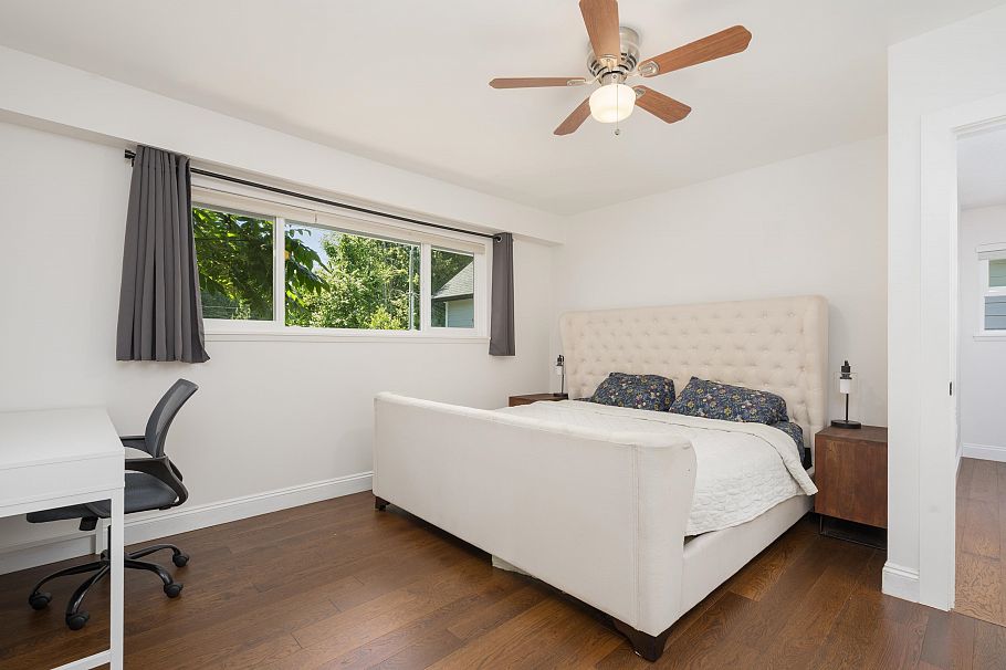 457 W 23rd Street North Vancouver, BC - 15