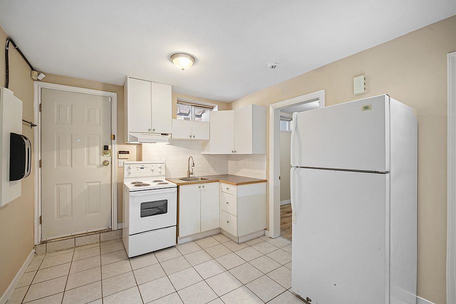 3978 Victoria Drive Vancouver, BC - 25