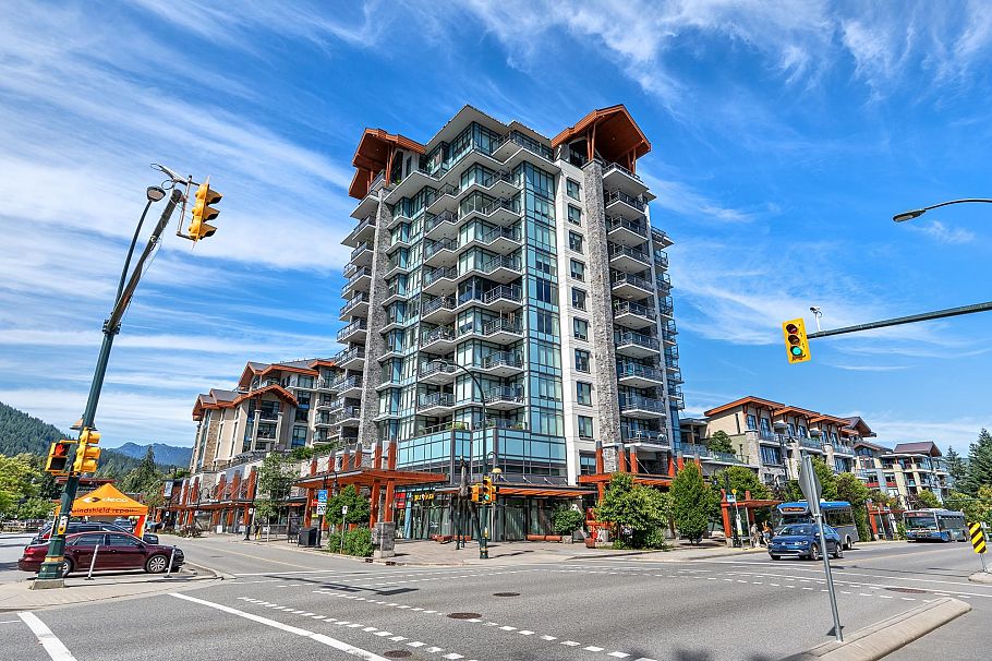 404 1210 E 27th Street North Vancouver, BC - 2