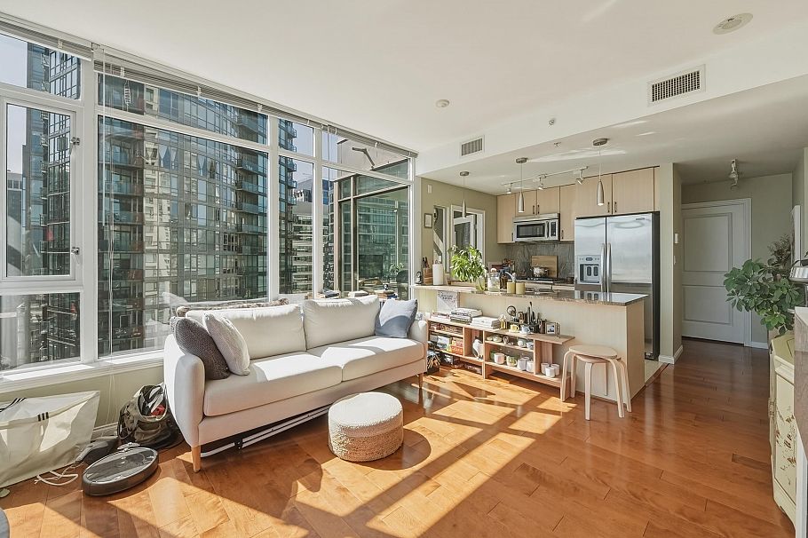 2106 1211 Melville Street Vancouver, BC - 6