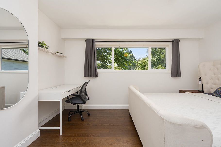 457 W 23rd Street North Vancouver, BC - 14