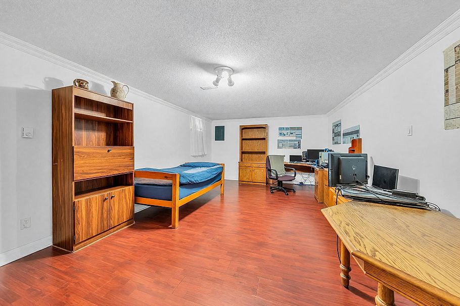 468 Saville Crescent North Vancouver, BC - 26