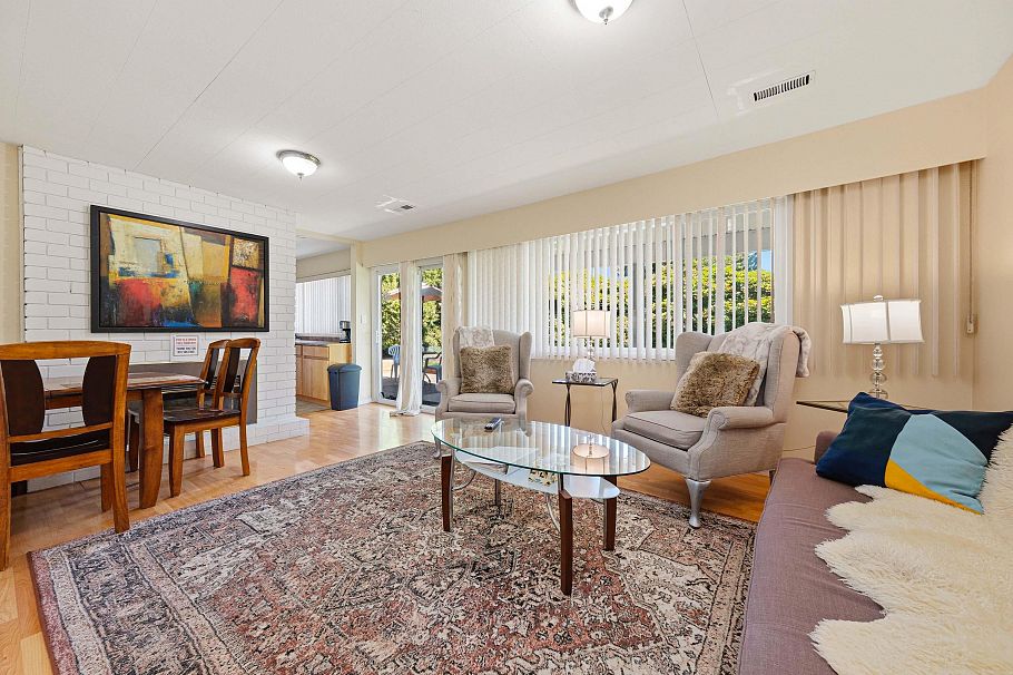 693 Plymouth Drive North Vancouver, BC - 23