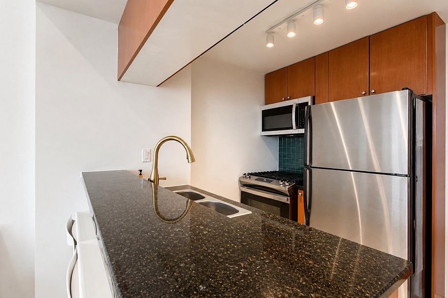 1702 928 Richards Street Vancouver, BC - 14