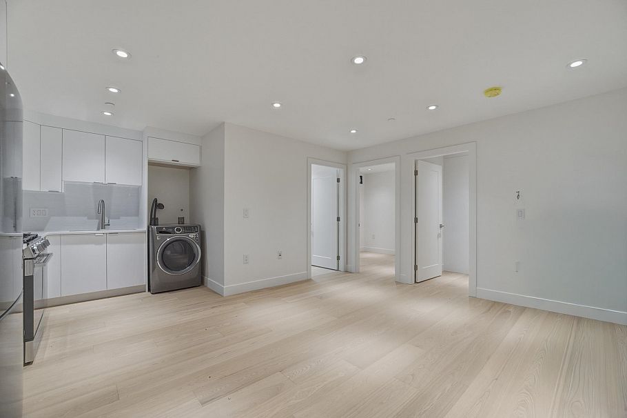3110 W 42nd Avenue Vancouver, BC - 12