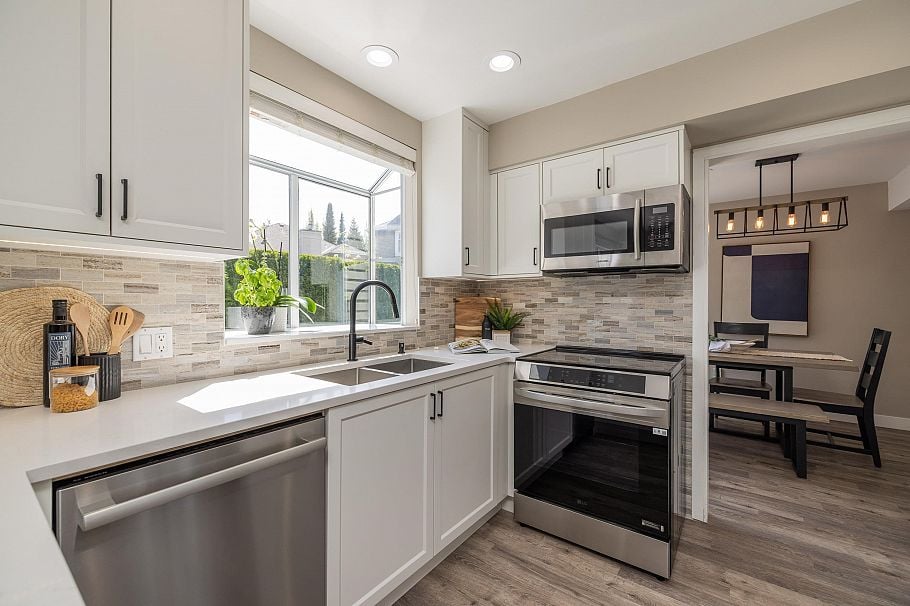 863 Roche Point Drive North Vancouver, BC - 8