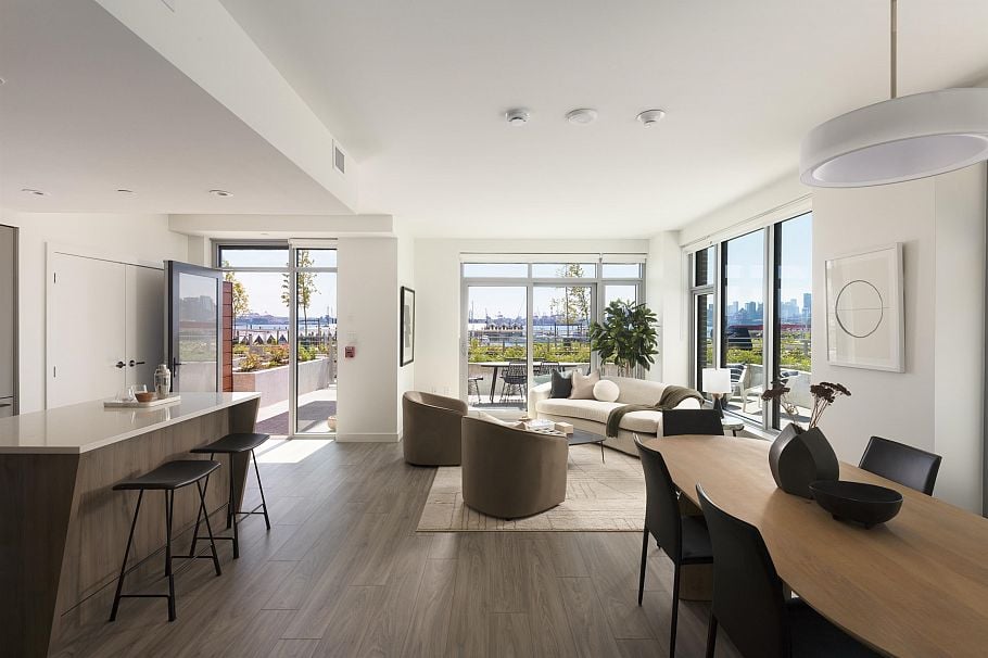 TH112 755 Harbourside Drive North Vancouver, BC - 1