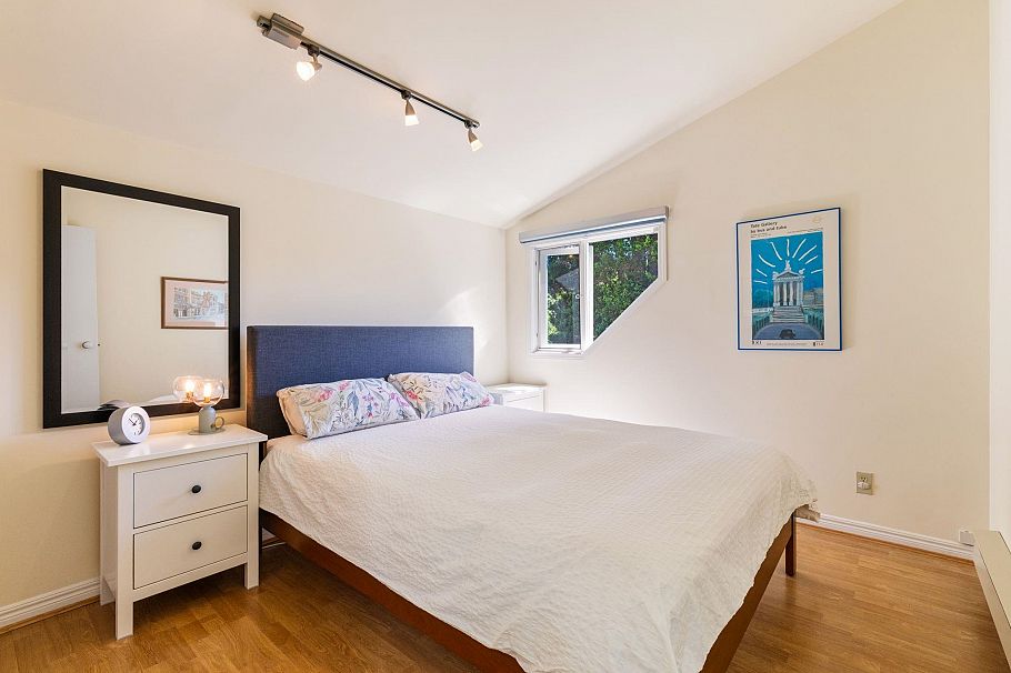 4057 W 18th Avenue Vancouver, BC - 15