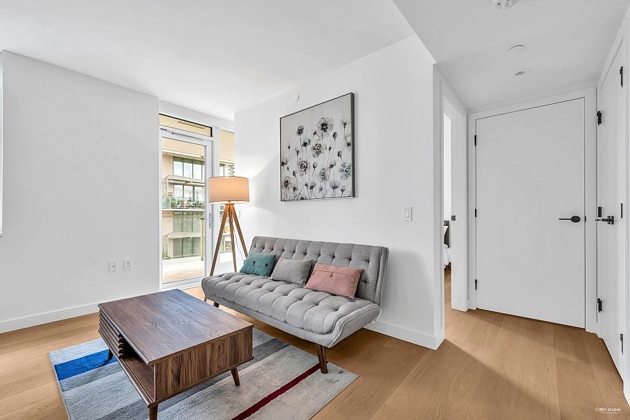 906 1180 Broughton Street Vancouver, BC - 3