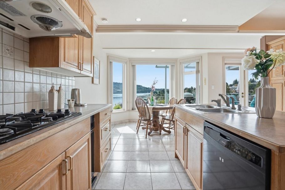 4493 Epps Avenue North Vancouver, BC - 17