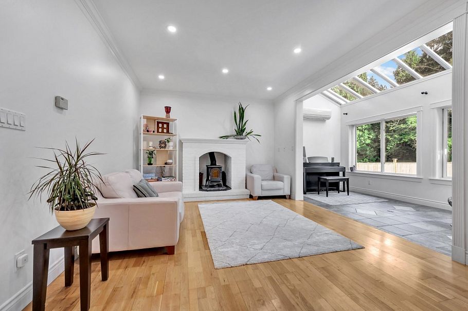 425 Tempe Crescent North Vancouver, BC - 24