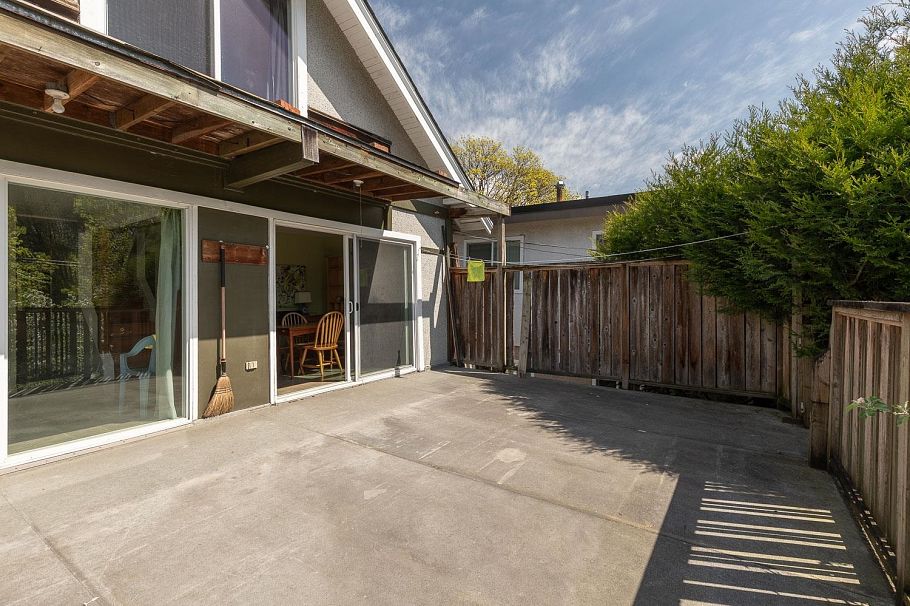2002 E 13th Avenue Vancouver, BC - 27