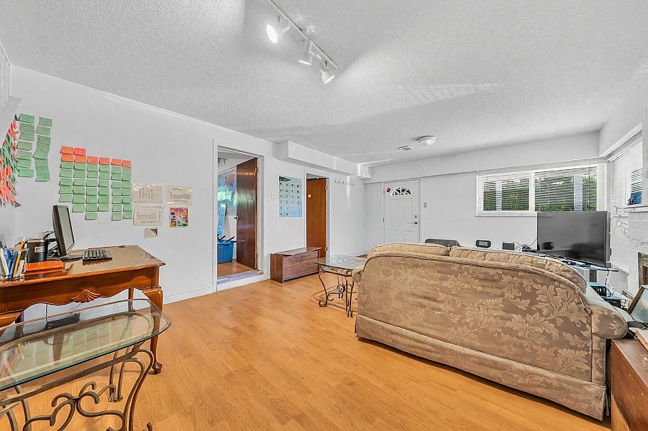 468 Saville Crescent North Vancouver, BC - 27