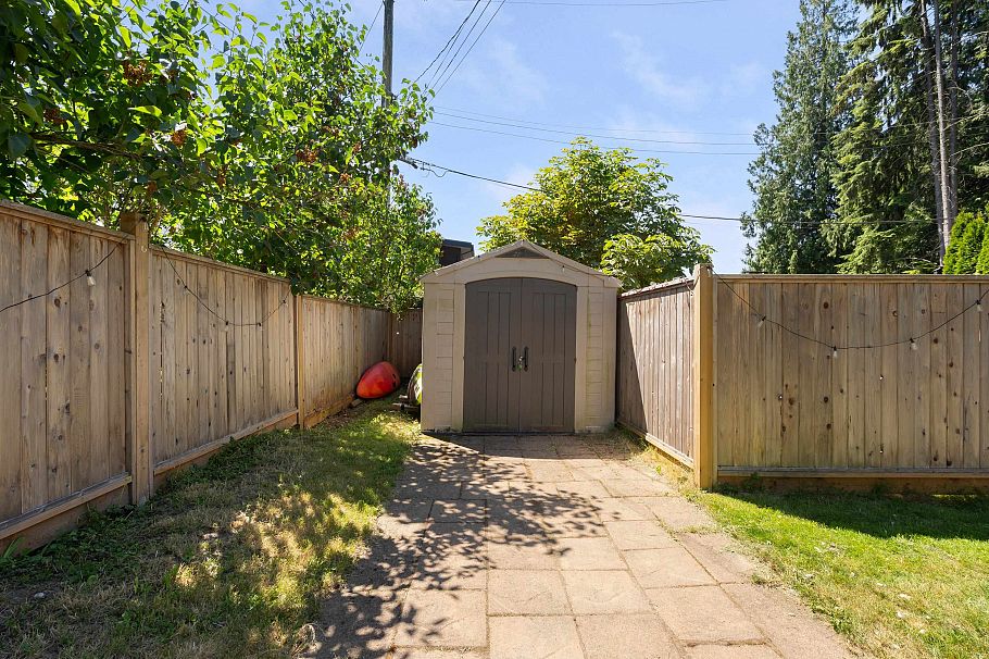 457 W 23rd Street North Vancouver, BC - 31