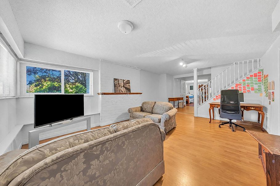 468 Saville Crescent North Vancouver, BC - 29