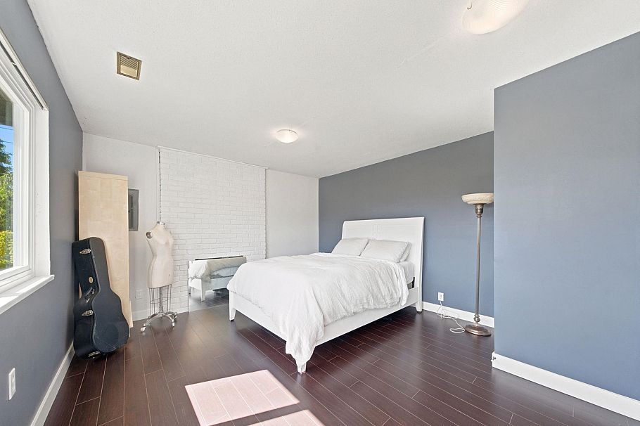 575 N Dollarton Highway North Vancouver, BC - 20