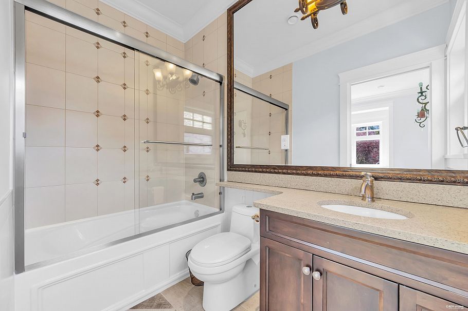 1675 W 59th Avenue Vancouver, BC - 30
