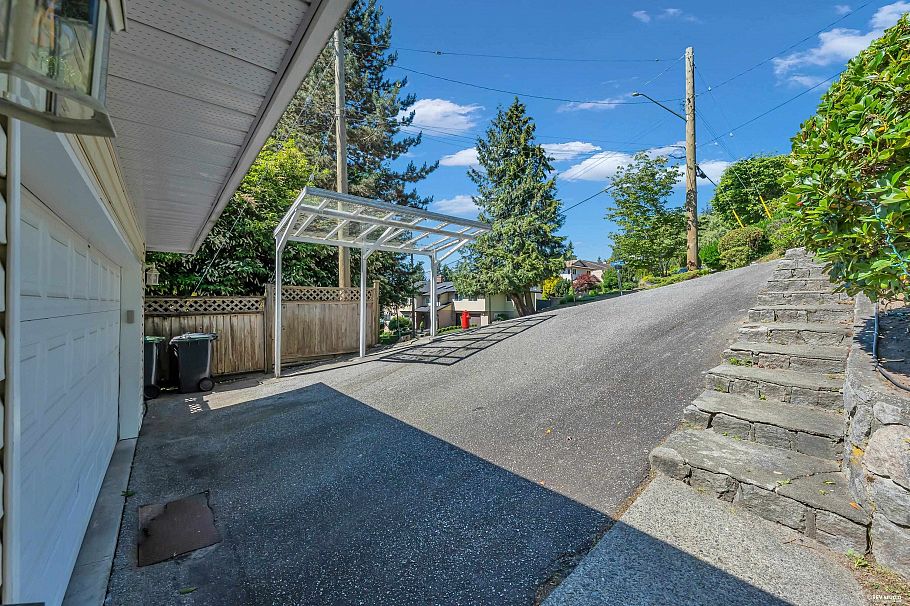 3898 Fromme Road North Vancouver, BC - 4